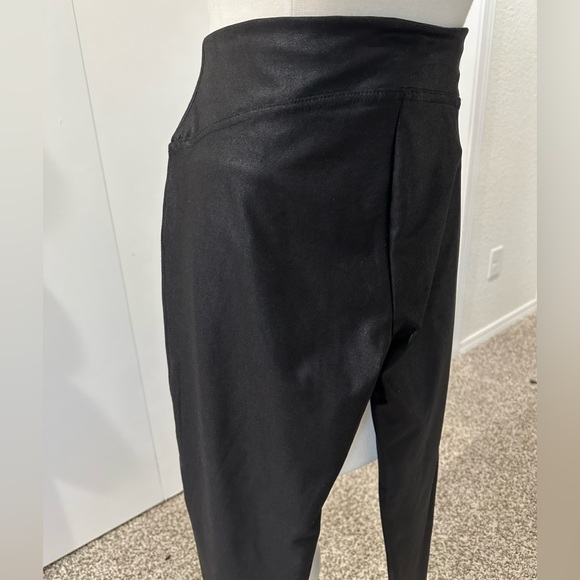 Textured Leather Leggings - Picture 5 of 5